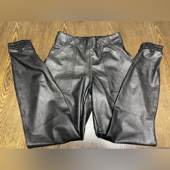 Spanx by Sarah Blakely Faux Leather Joggers Elastic Waist Size Small - Picture 3 of 10